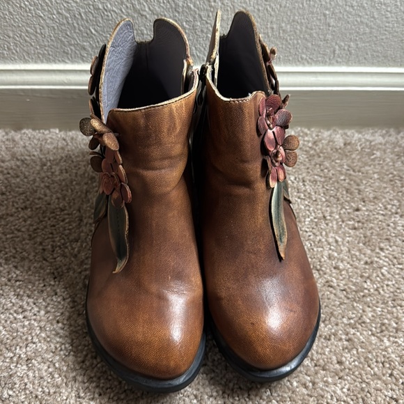 Ankle Boots With Flower - Picture 4 of 8